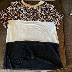 Front knot three block shirt hardly worn size medium